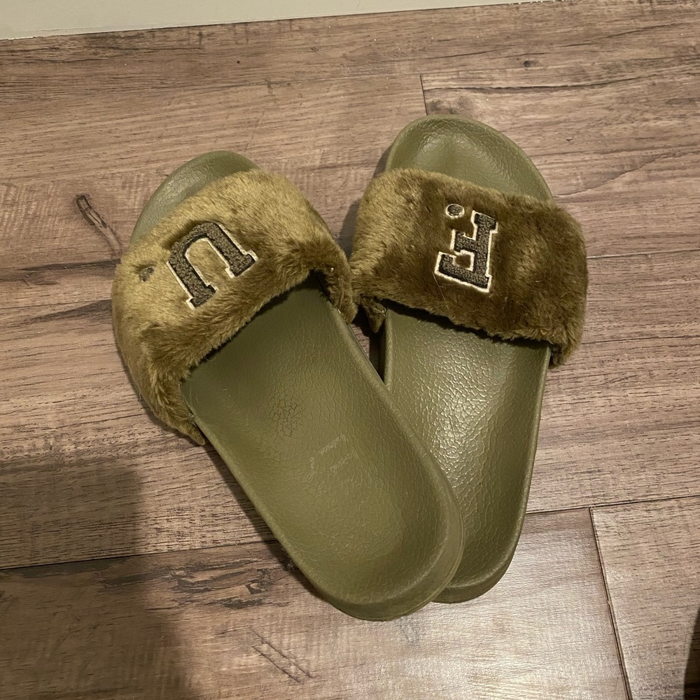 Size 8 Fenty X Puma Fur Slides In Army Green - image 4